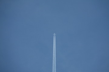Plane © Adam Stopa