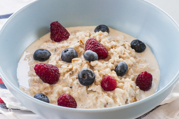 oatmeal porridge with berries