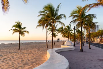 Fotobehang Sunrise at Fort Lauderdale Beach and promenade, Florida © aiisha