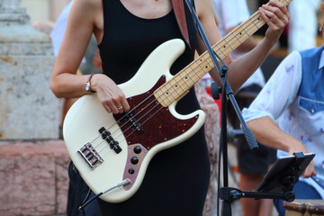 Music in the street, artists and musicians united in the love of the show. 