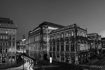 Naklejka premium View of State Opera in Vienna, Austria during the night