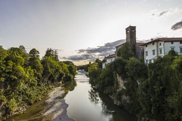 Fototapeta na wymiar Paesaggio raffigurante la città di Cividale del Friuli 
