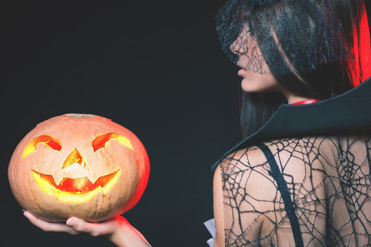 Entrance is limited to nightclub, dress code. Halloween party 2017