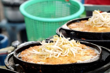 Crispy fried mussels with egg