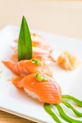 salmon raw sushi