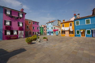 Fototapeta na wymiar Borgo di Burano a Venezia