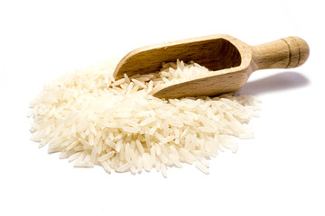 Reis isoliert freigestellt auf weißen Hintergrund, Freisteller, Holzschaufel
