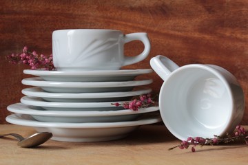 SERVIZIO DI PIATTI PER COLAZIONE CON TAZZINE