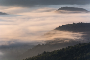Wschód słońca Jaworzyna Krynicka,Beskid Sądecki,małopolska.