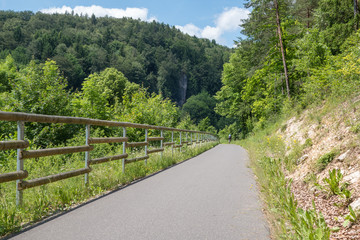 Fototapeta na wymiar Radwanderweg