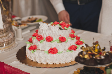 Cake of three floors with pink flowers 8459.