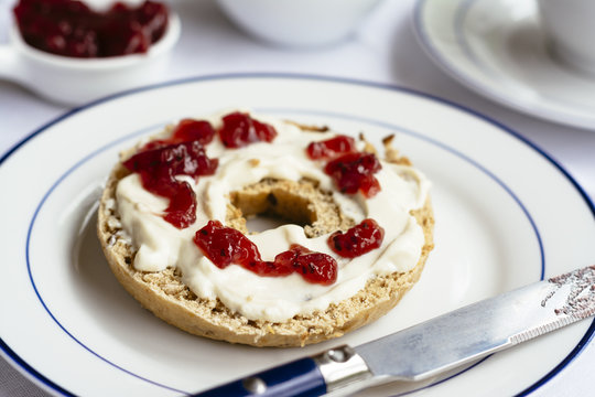 Bagels with jam and quark