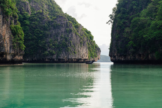 Beautiful Phi-Phi bay