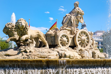 Fototapeta premium The fountain of Cibeles, a symbol of the city of Madrid