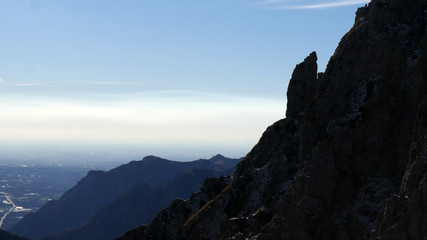 Fototapeta na wymiar Profilo della montagna nelle Alpi