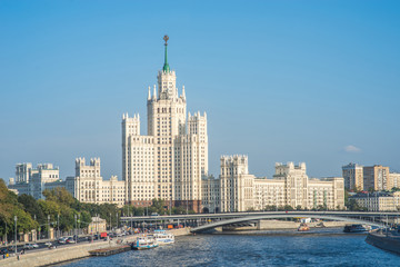 Fototapeta na wymiar View of Moskva river and skyline building from new floating bridge in Zaryadye
