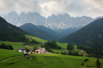 Fototapeta na wymiar St. Magdalena - Villnöss - Südtirol