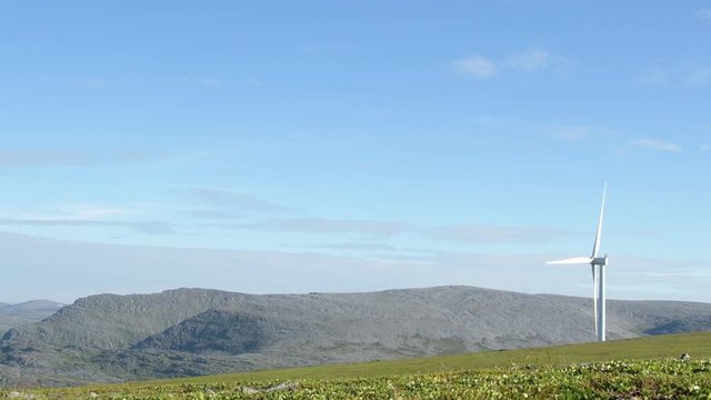 Windmills in Hav&oslash;ysund, Finnmark