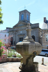 Fontaine et Eglise - Pontrieux Bretagne