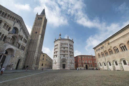 Parma (Italy): cathedral square