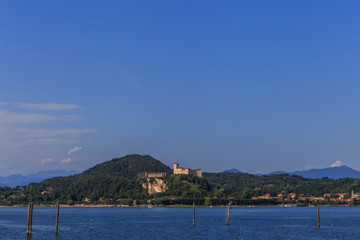 Fototapeta premium shores of Lake Maggiore with plants, sun and boats