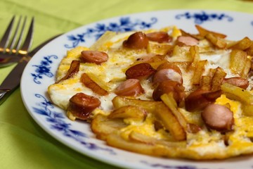 Sausage frittata with french fries