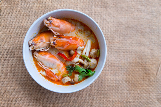 River prawn spicy sour soup (Tom Yum Goong)