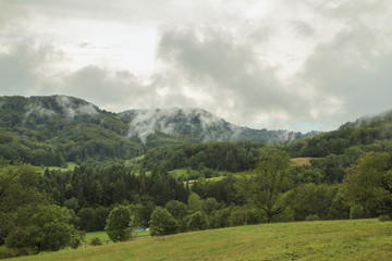 Fototapeta na wymiar Regenwolken über dem Schwarzwald