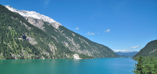 Fototapeta na wymiar Blick über den Achensee in Tirol,Österreich