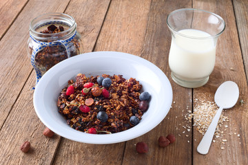 Granola mit Beeren