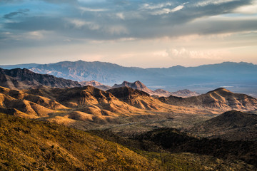 Fototapeta na wymiar Colorful mountain layers spanning over Utah and Arizona