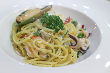 spaghetti or seafood spaghetti