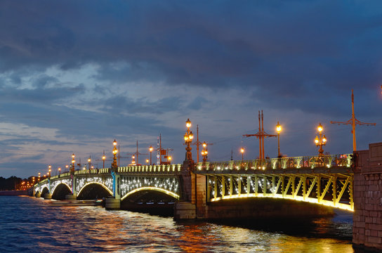 The iron bridge in the city.