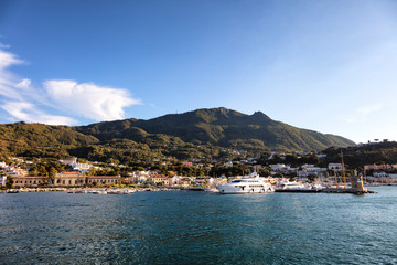 Fototapeta na wymiar Vue sur le port de Casamicciola, Ischia, golfe de Naples, région de Campanie, Italie