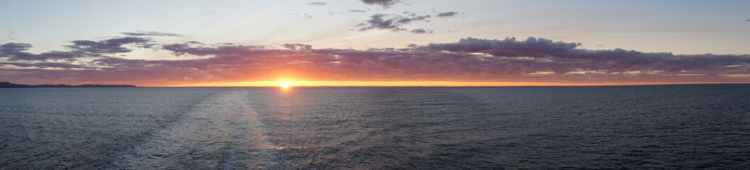 Panorámica puesta de Sol en Cabo Norte