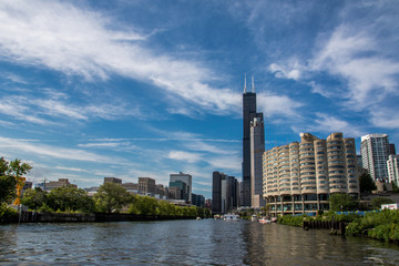 Fototapeta na wymiar Marina City. chicago river