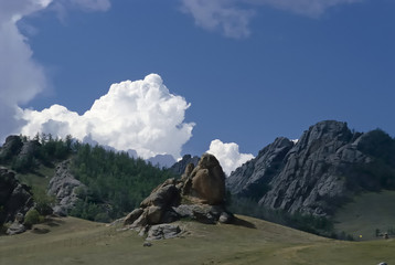 Berglandschaft im Tereli Naturpark, Mongolei - obrazy, fototapety, plakaty