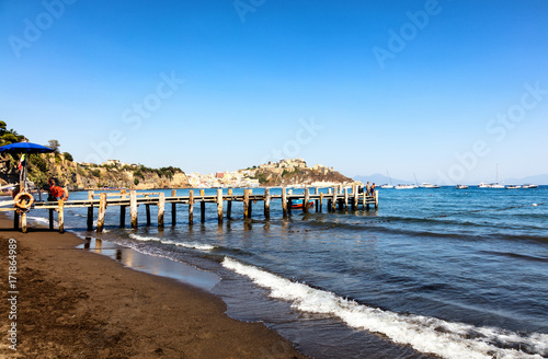 Vue Sur La Plage De La Chiaia Procida Golfe De Naples