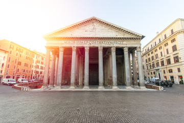 Fototapeta na wymiar Sunrise at the Pantheon in Rome, Itlay 