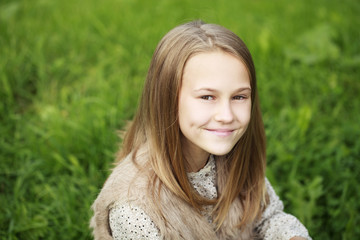 Naklejka premium Portrait of a beautiful young little girl