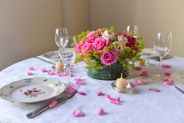 wedding laying table floristics tender bouquet