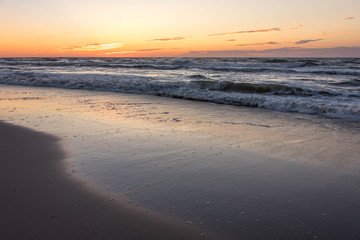 Fototapeta na wymiar Ocean Sunrise Waves
