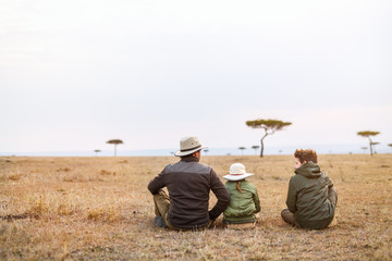 Family safari in Africa © TravelPhotoBloggers