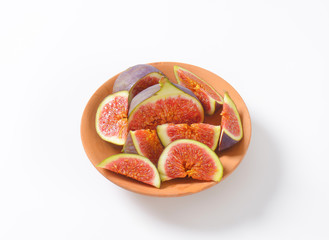 fresh sliced figs