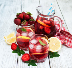 Lemonade with strawberries