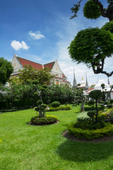 Fototapeta na wymiar Garten im Wat Arun Tempel in Bangkok