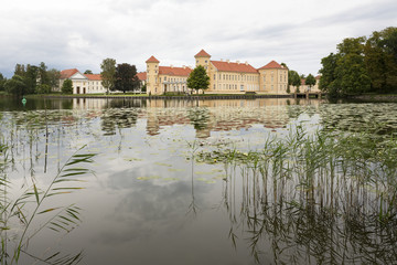 Naklejka na ściany i meble Schloss Rheinsberg am Grienericksee in Brandenburg