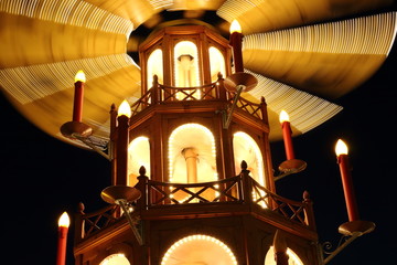 Fototapeta premium Weihnachtspyramide Augsburg