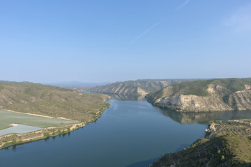 Obraz na płótnie Canvas Viewpoint to the river ebro in Fayon, Zaragoza, Spain.