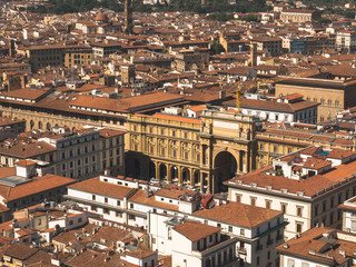 Fototapeta premium Ansicht auf Florenz von der Kuppel des Doms auf den Piazza della Republica